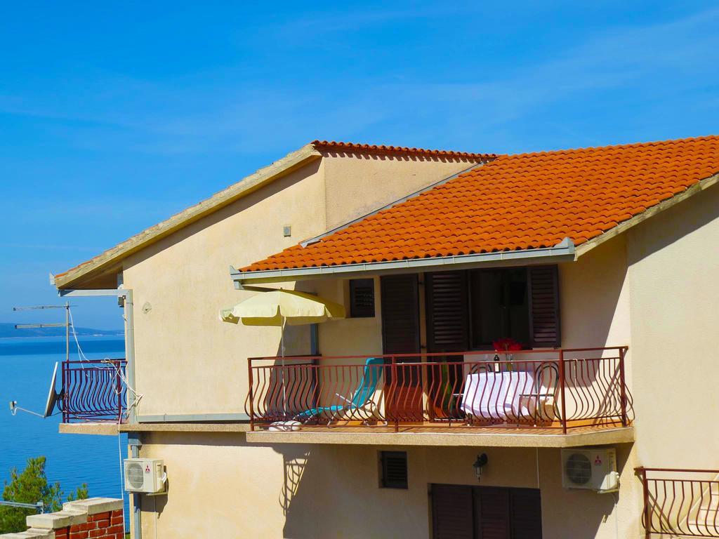Apartments Pino Brela Buitenkant foto